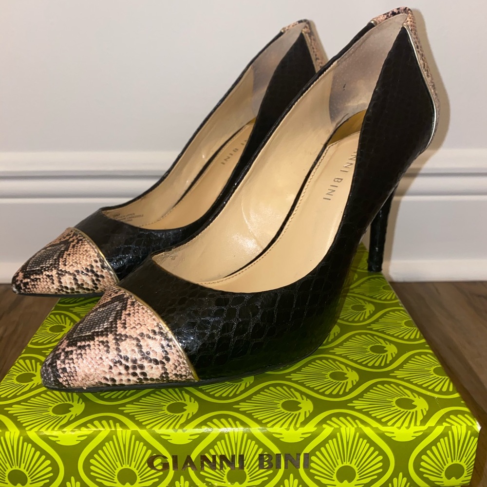 Snakeskin Pump